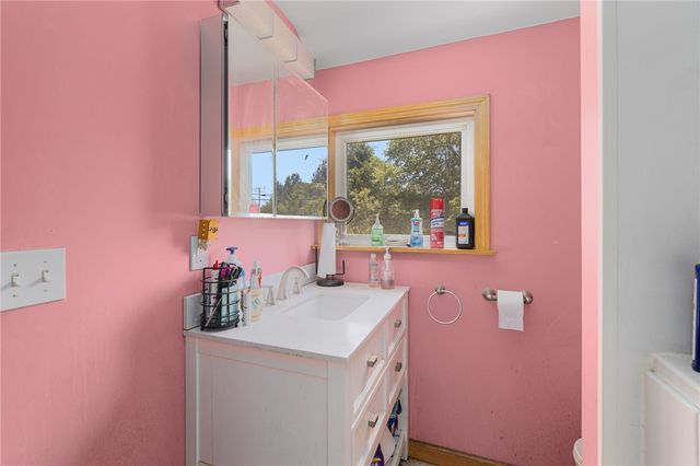 540 Switch Road, Richmond, RI 02894