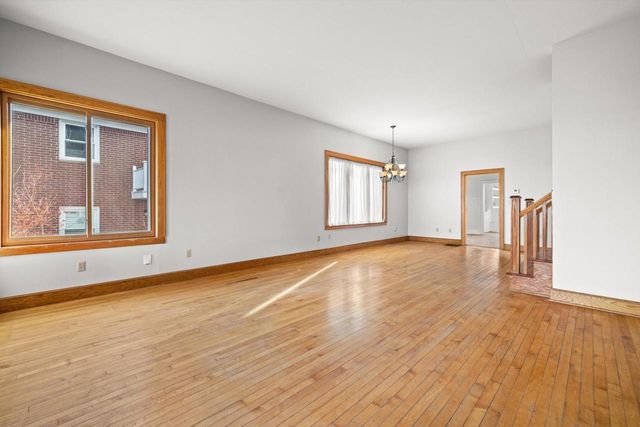 2739 S Shore DRIVE, Milwaukee, WI 53207