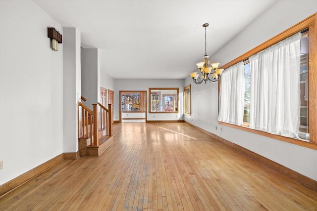 2739 S Shore DRIVE, Milwaukee, WI 53207