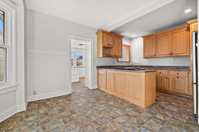 2739 S Shore DRIVE, Milwaukee, WI 53207