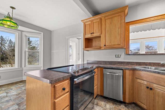 2739 S Shore DRIVE, Milwaukee, WI 53207