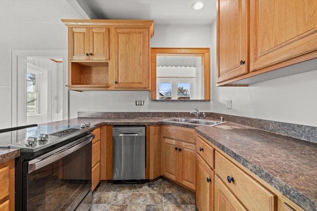 2739 S Shore DRIVE, Milwaukee, WI 53207