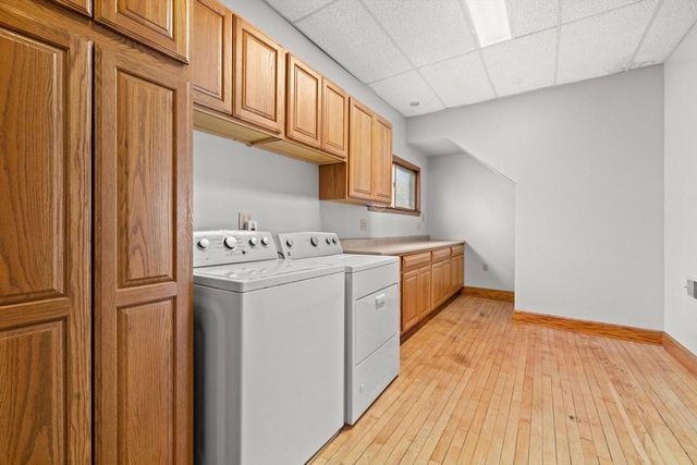 2739 S Shore DRIVE, Milwaukee, WI 53207