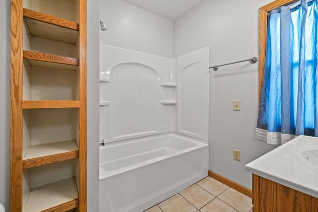 2739 S Shore DRIVE, Milwaukee, WI 53207