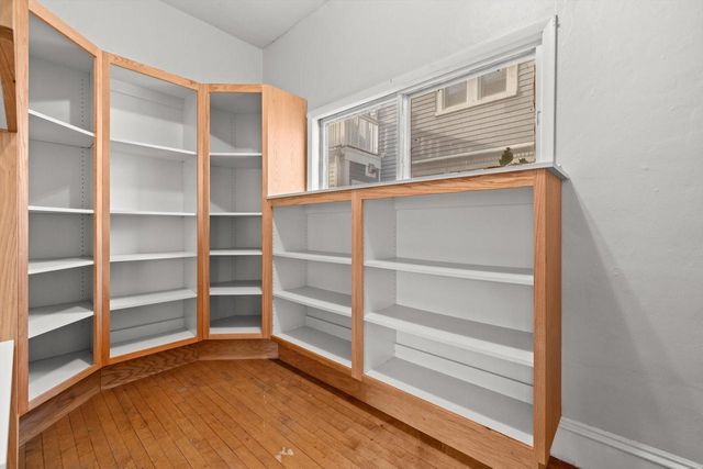 2739 S Shore DRIVE, Milwaukee, WI 53207