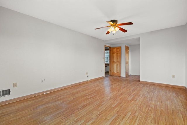 2739 S Shore DRIVE, Milwaukee, WI 53207