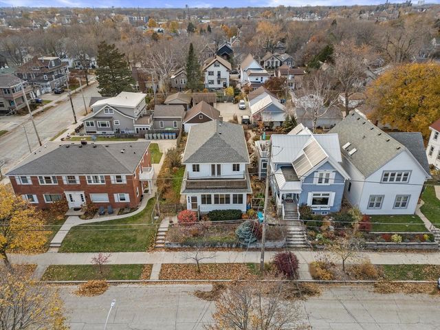 2739 S Shore DRIVE, Milwaukee, WI 53207