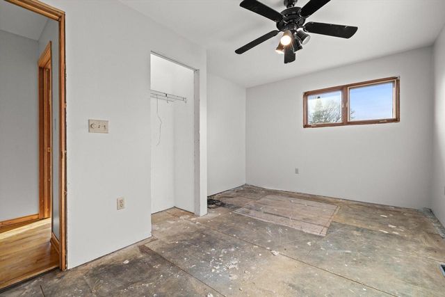 2739 S Shore DRIVE, Milwaukee, WI 53207