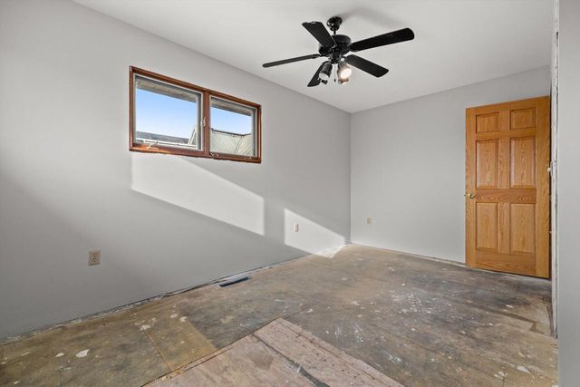 2739 S Shore DRIVE, Milwaukee, WI 53207