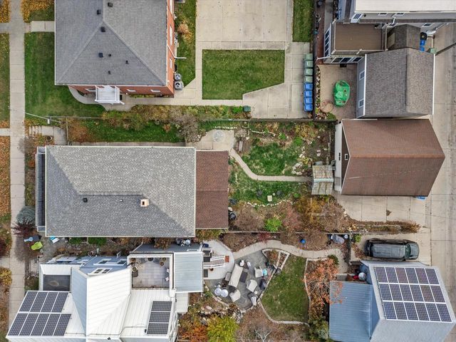 2739 S Shore DRIVE, Milwaukee, WI 53207