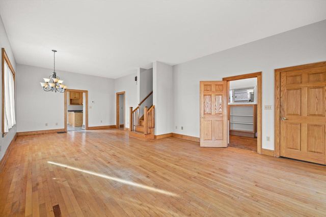 2739 S Shore DRIVE, Milwaukee, WI 53207