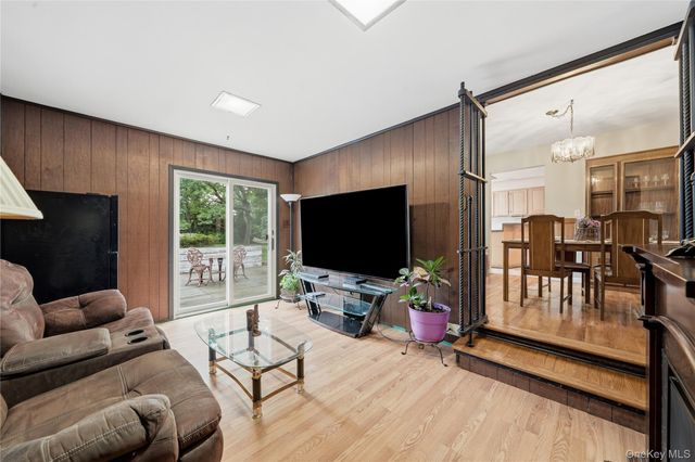 289 Central Avenue, Bohemia, NY 11716