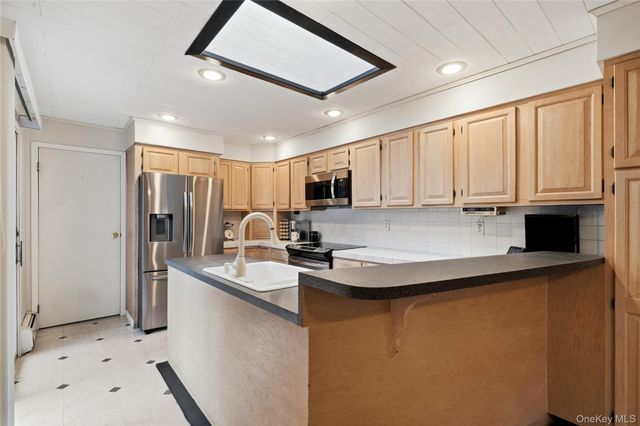289 Central Avenue, Bohemia, NY 11716