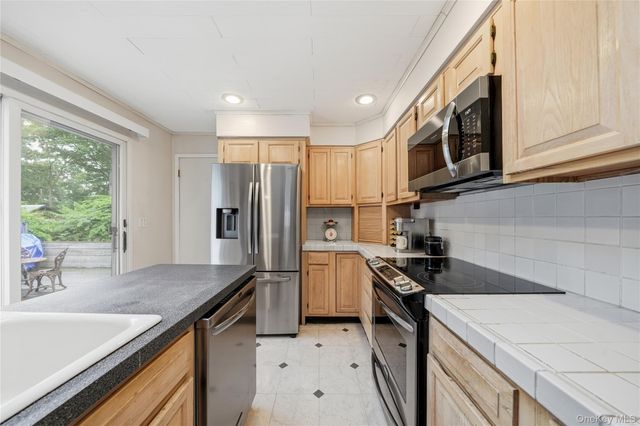 289 Central Avenue, Bohemia, NY 11716