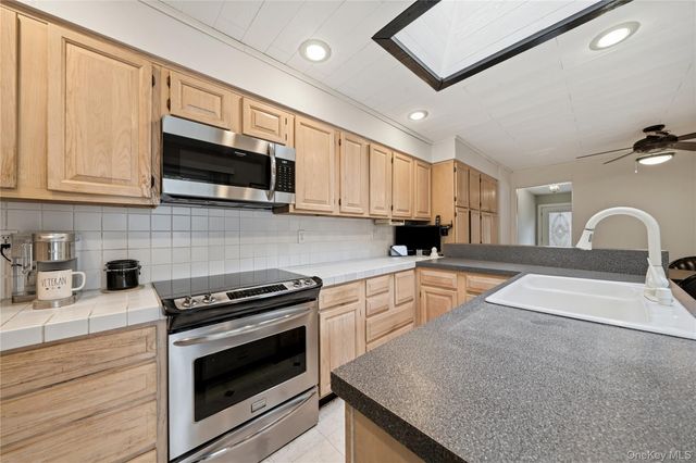 289 Central Avenue, Bohemia, NY 11716
