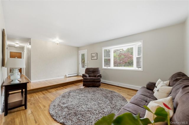 289 Central Avenue, Bohemia, NY 11716