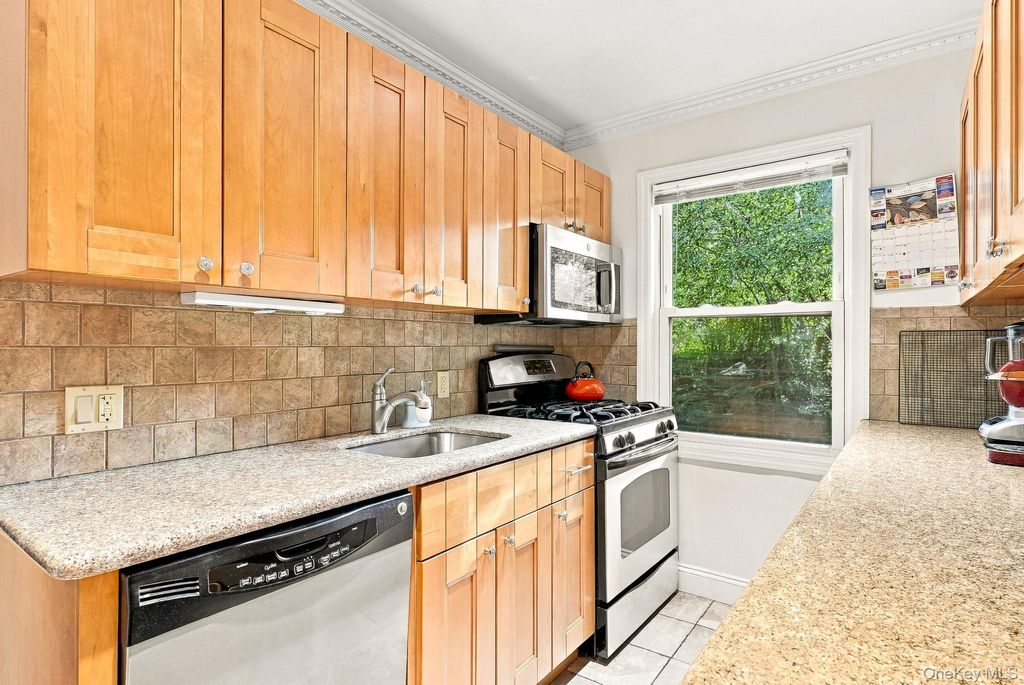 6 South Road 1V, Harrison, NY 10528 — photo 4