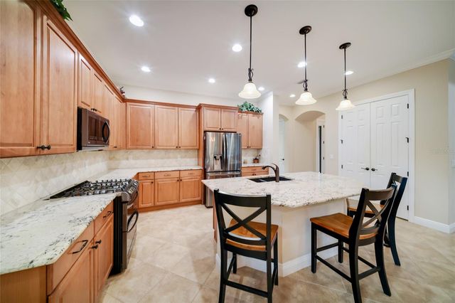 921 RIVERSCAPE STREET, Bradenton, FL 34208