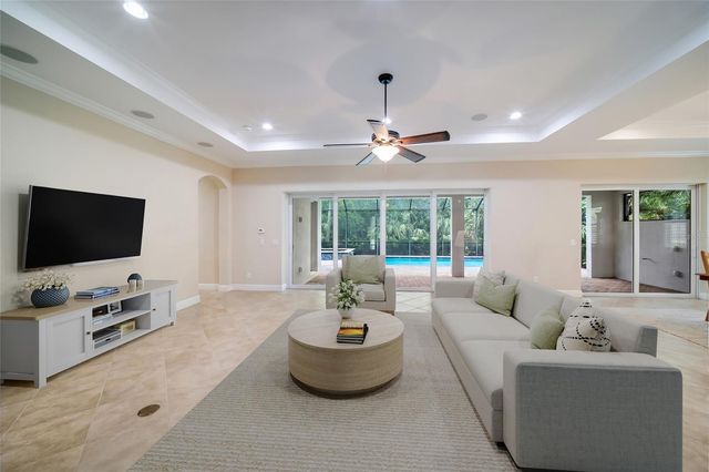 921 RIVERSCAPE STREET, Bradenton, FL 34208