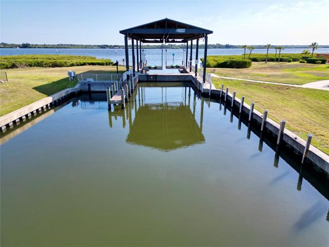 921 RIVERSCAPE STREET, Bradenton, FL 34208