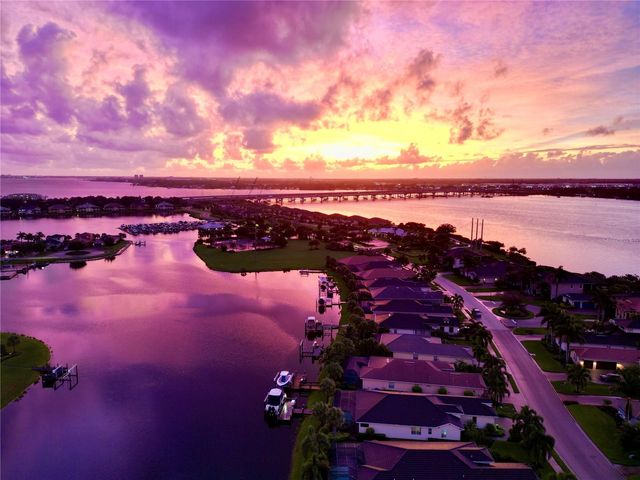 921 RIVERSCAPE STREET, Bradenton, FL 34208