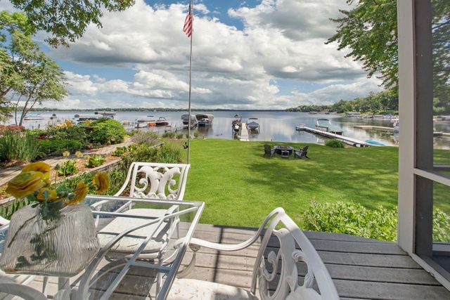 4296 Cottage Park Road, White Bear Lake, MN 55110
