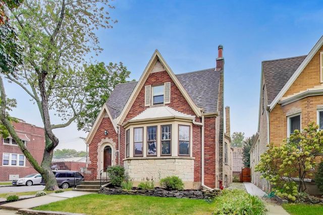 5501 W BYRON Street, Chicago, IL 60641