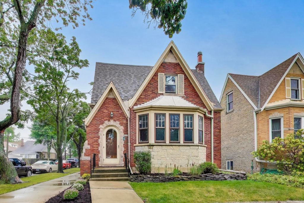 5501 W BYRON Street, Chicago, IL 60641
