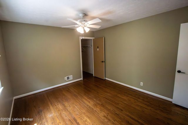 9000 Cardiff Rd, Louisville, KY 40242