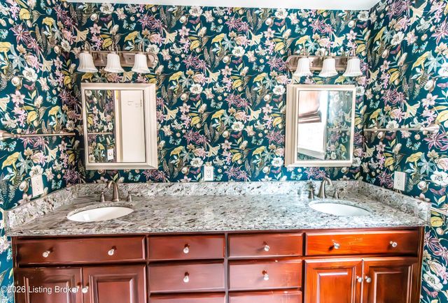 9000 Cardiff Rd, Louisville, KY 40242