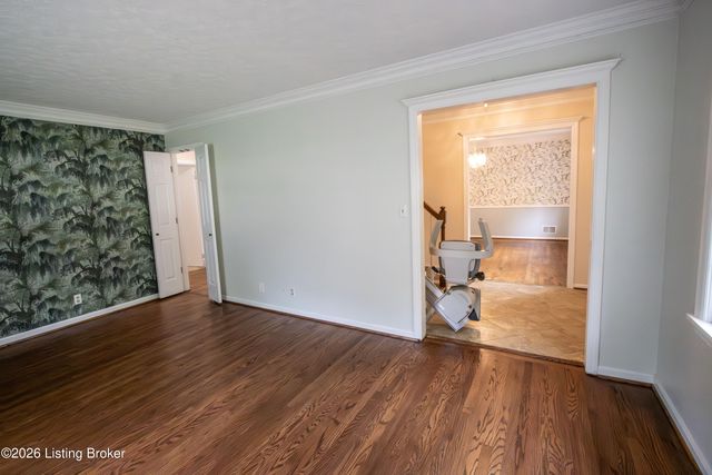 9000 Cardiff Rd, Louisville, KY 40242