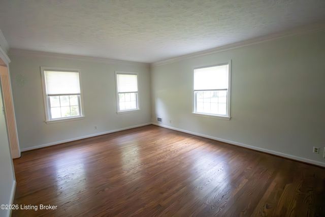 9000 Cardiff Rd, Louisville, KY 40242