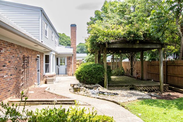 9000 Cardiff Rd, Louisville, KY 40242