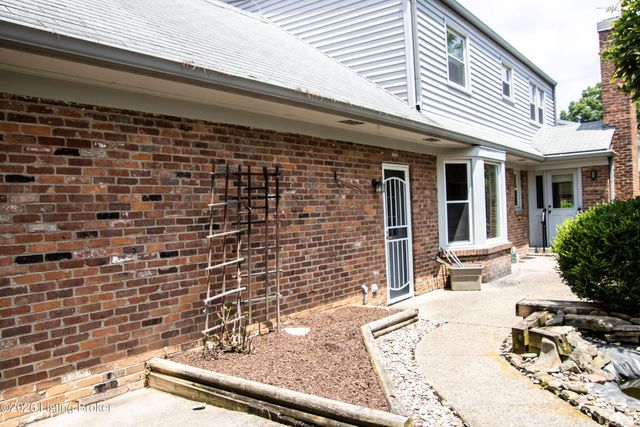 9000 Cardiff Rd, Louisville, KY 40242