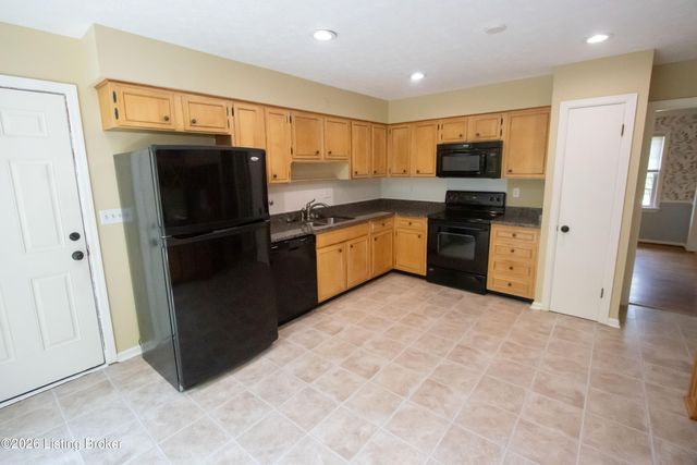 9000 Cardiff Rd, Louisville, KY 40242