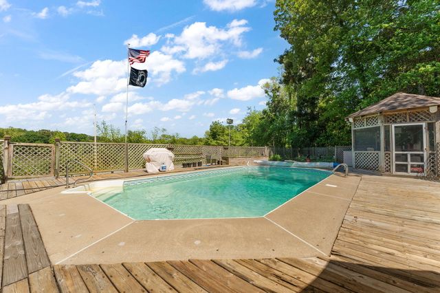 138 Mcclung Road, La Porte, IN 46350