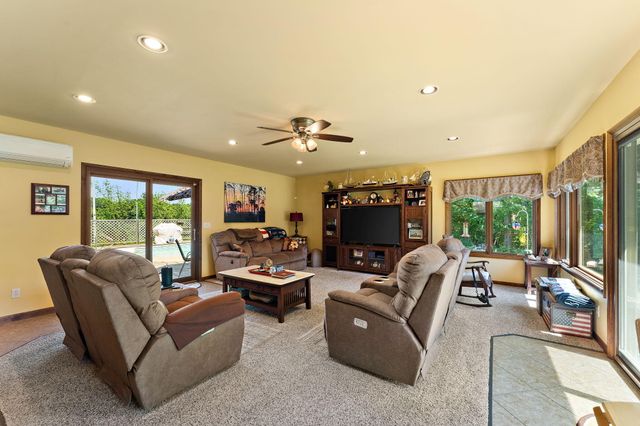 138 Mcclung Road, La Porte, IN 46350