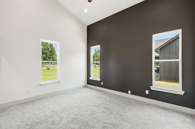 314 W Cobb Street, Bridgeport, TX 76426