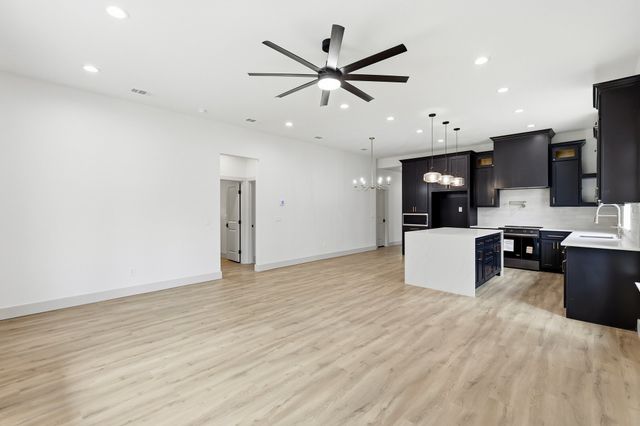 314 W Cobb Street, Bridgeport, TX 76426