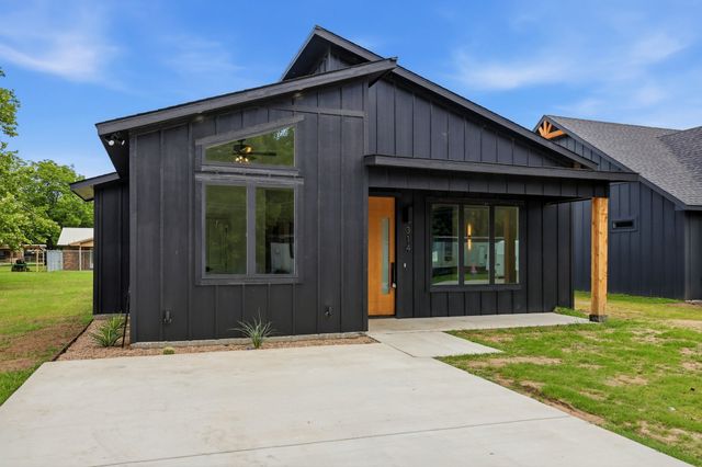 314 W Cobb Street, Bridgeport, TX 76426