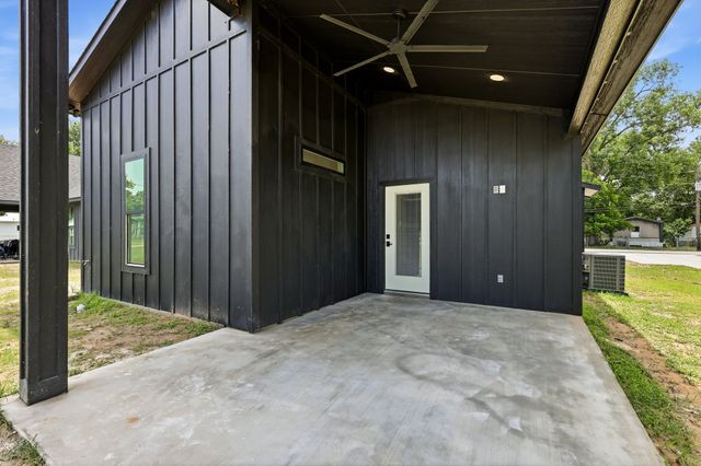 314 W Cobb Street, Bridgeport, TX 76426