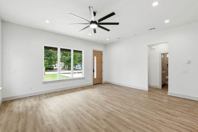 314 W Cobb Street, Bridgeport, TX 76426
