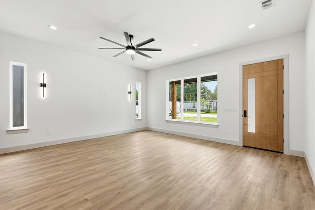 314 W Cobb Street, Bridgeport, TX 76426