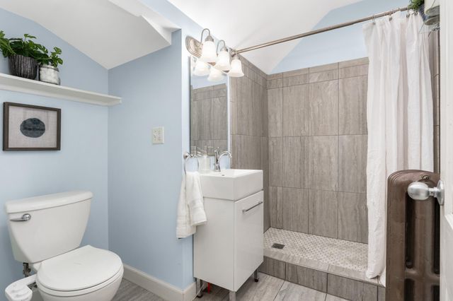 511 W 22nd Street, Minneapolis, MN 55405