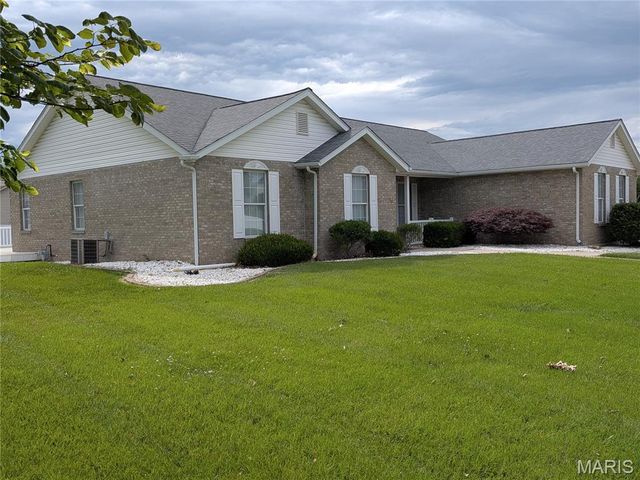 521 Grand Avenue, Waterloo, IL 62298