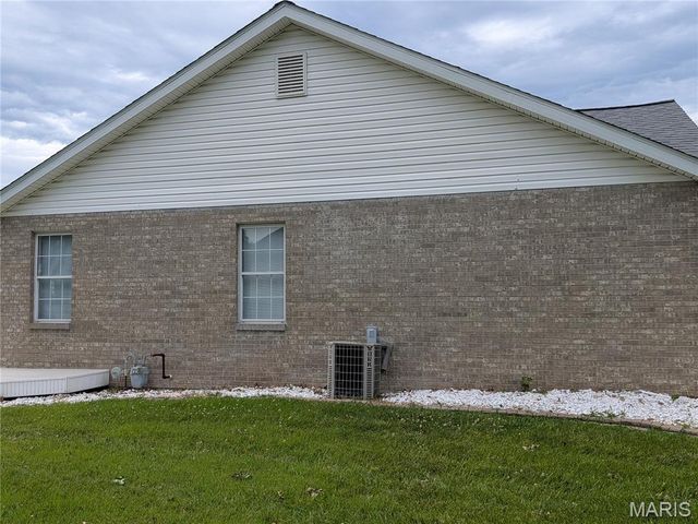 521 Grand Avenue, Waterloo, IL 62298