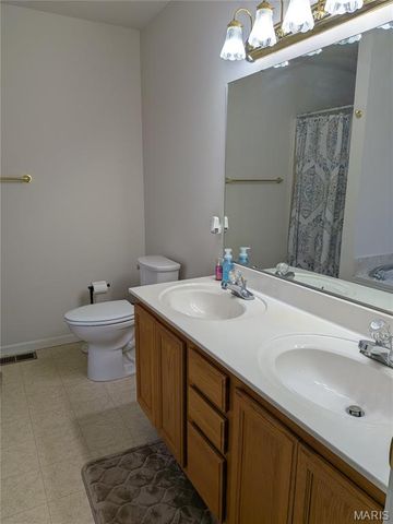 521 Grand Avenue, Waterloo, IL 62298