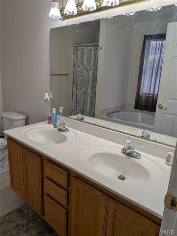 521 Grand Avenue, Waterloo, IL 62298