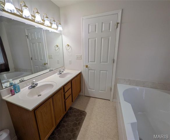 521 Grand Avenue, Waterloo, IL 62298