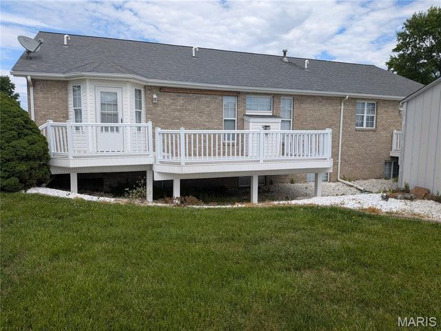 521 Grand Avenue, Waterloo, IL 62298